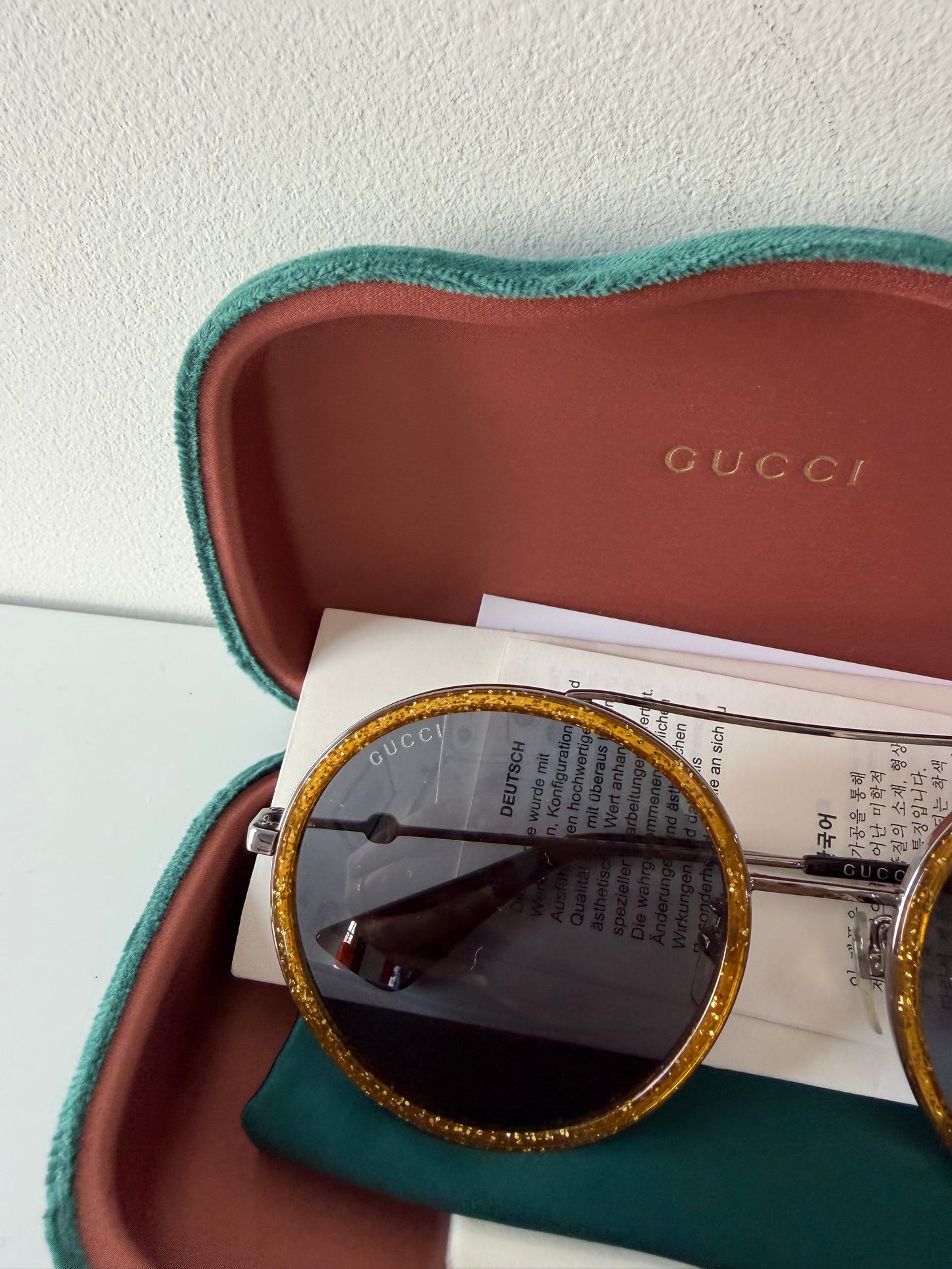 Pre-owned, Black/Gold Gucci Sunglasses