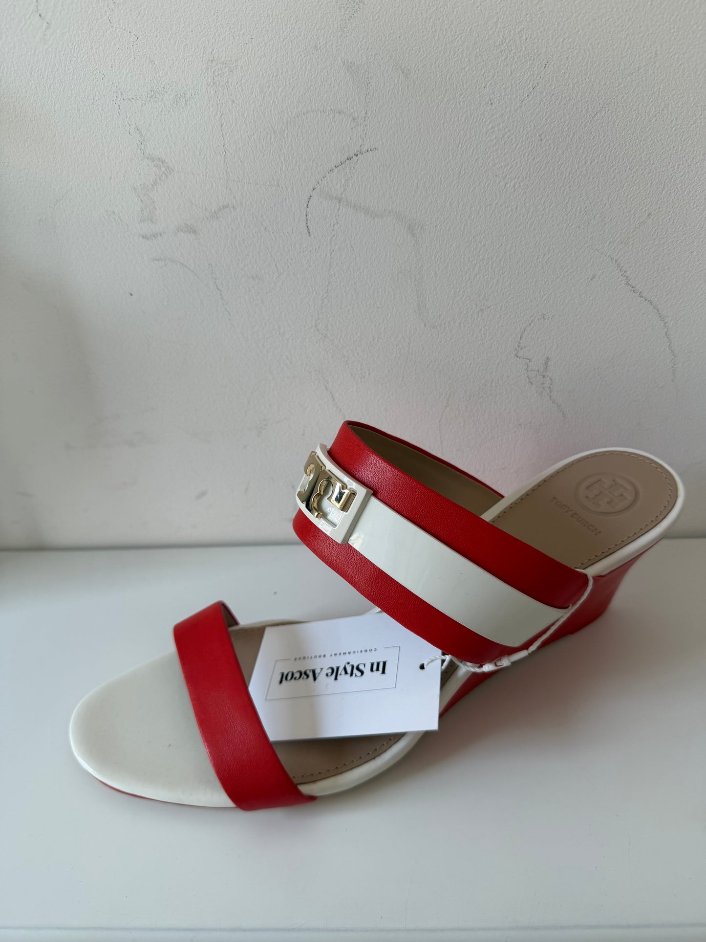 Preloved, White/Red with gold hardware Tory Burch Wedges, Size 42 - UK 8