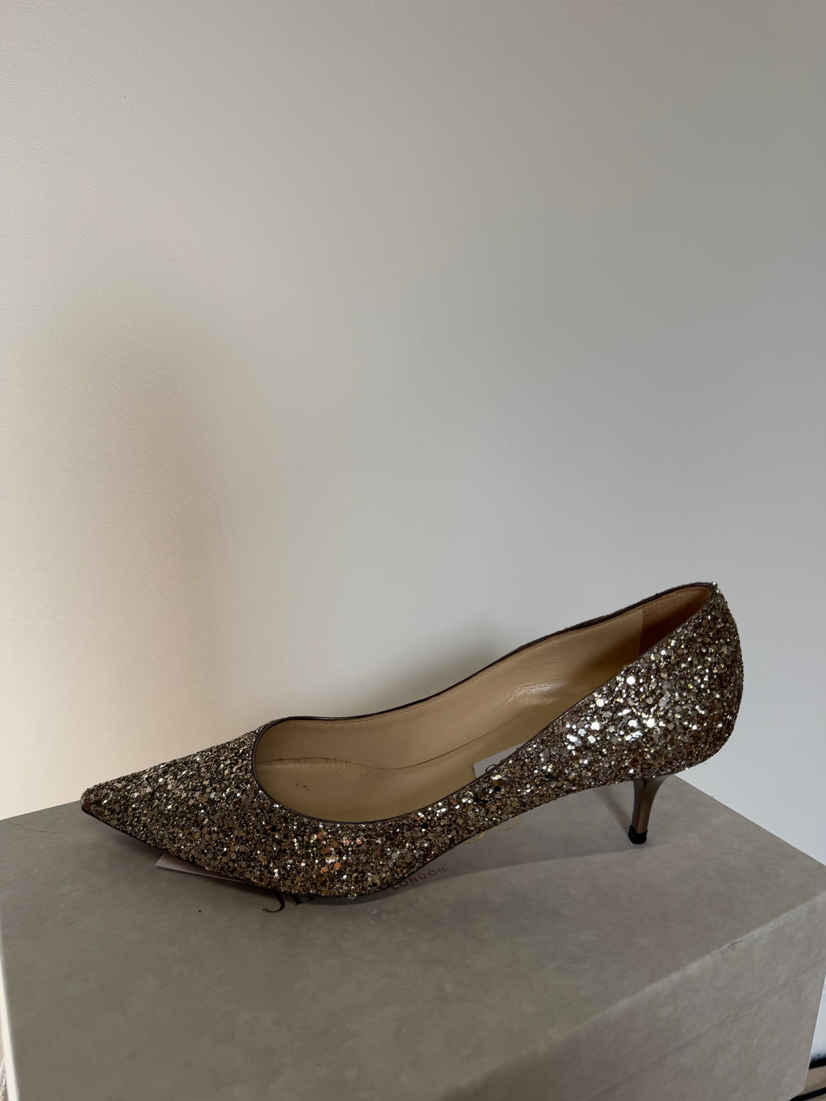 Preloved Jimmy Choo Heels Size 7 Gold Sequin