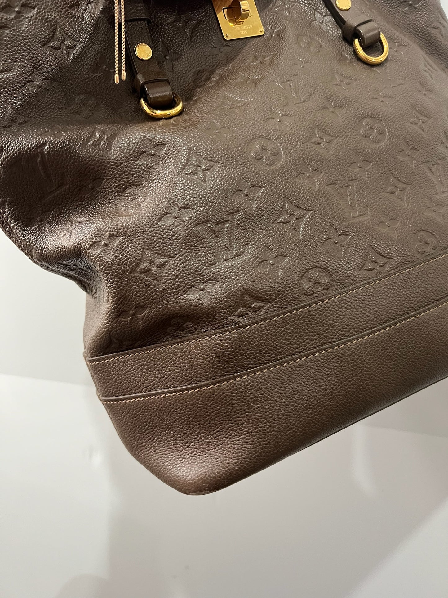 Grey Louis Vuitton St Germaine