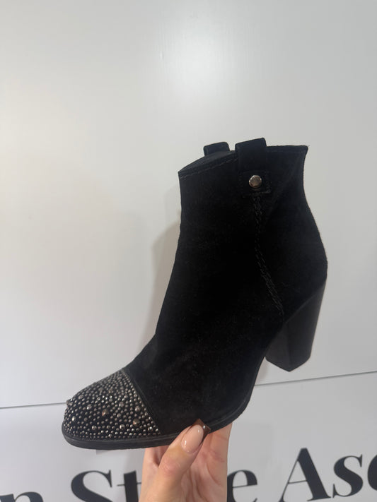 Black Studded Stuart Wietzman and Russel Bromley Boots