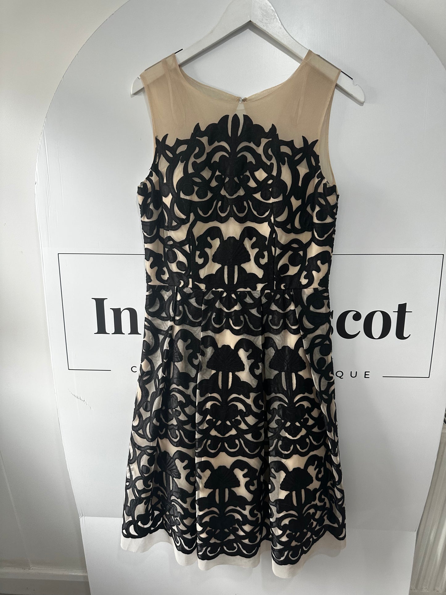 Cachet Dress, Size 10