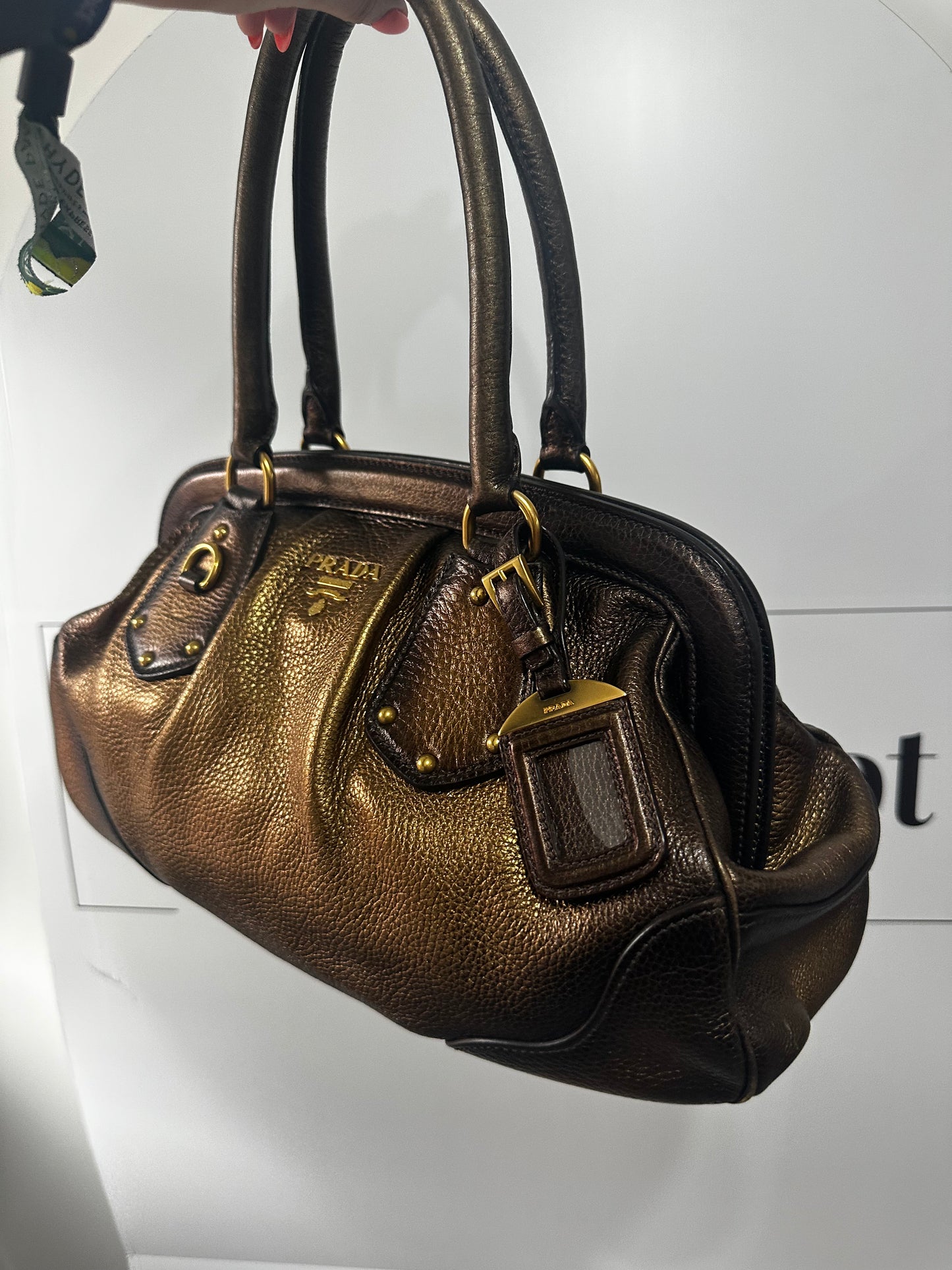 Bronze Gold Prada Hanbag, Antik Frame