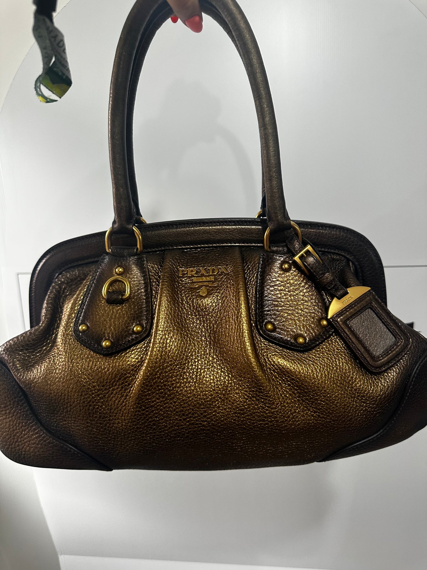 Bronze Gold Prada Hanbag, Antik Frame