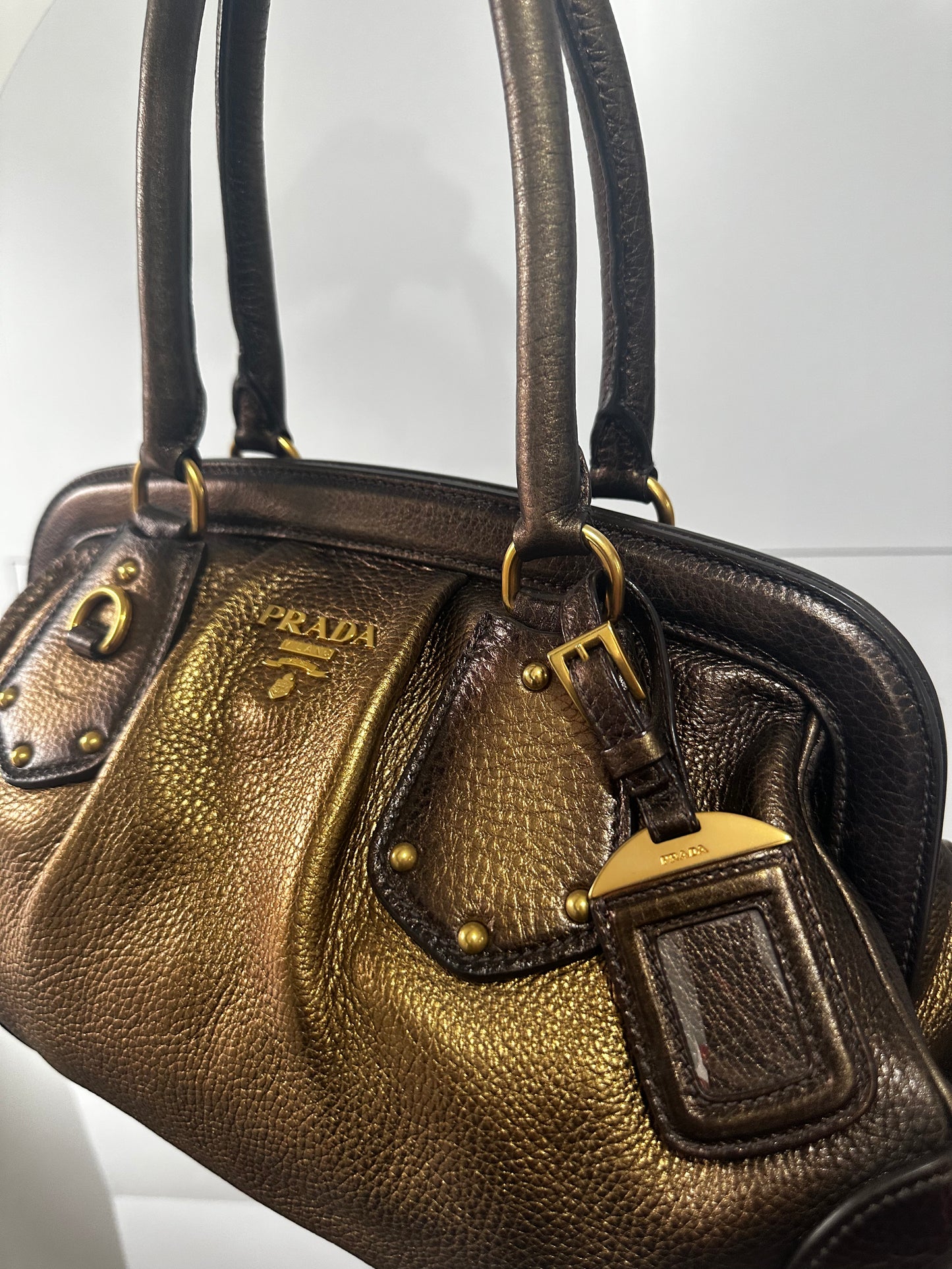 Bronze Gold Prada Hanbag, Antik Frame