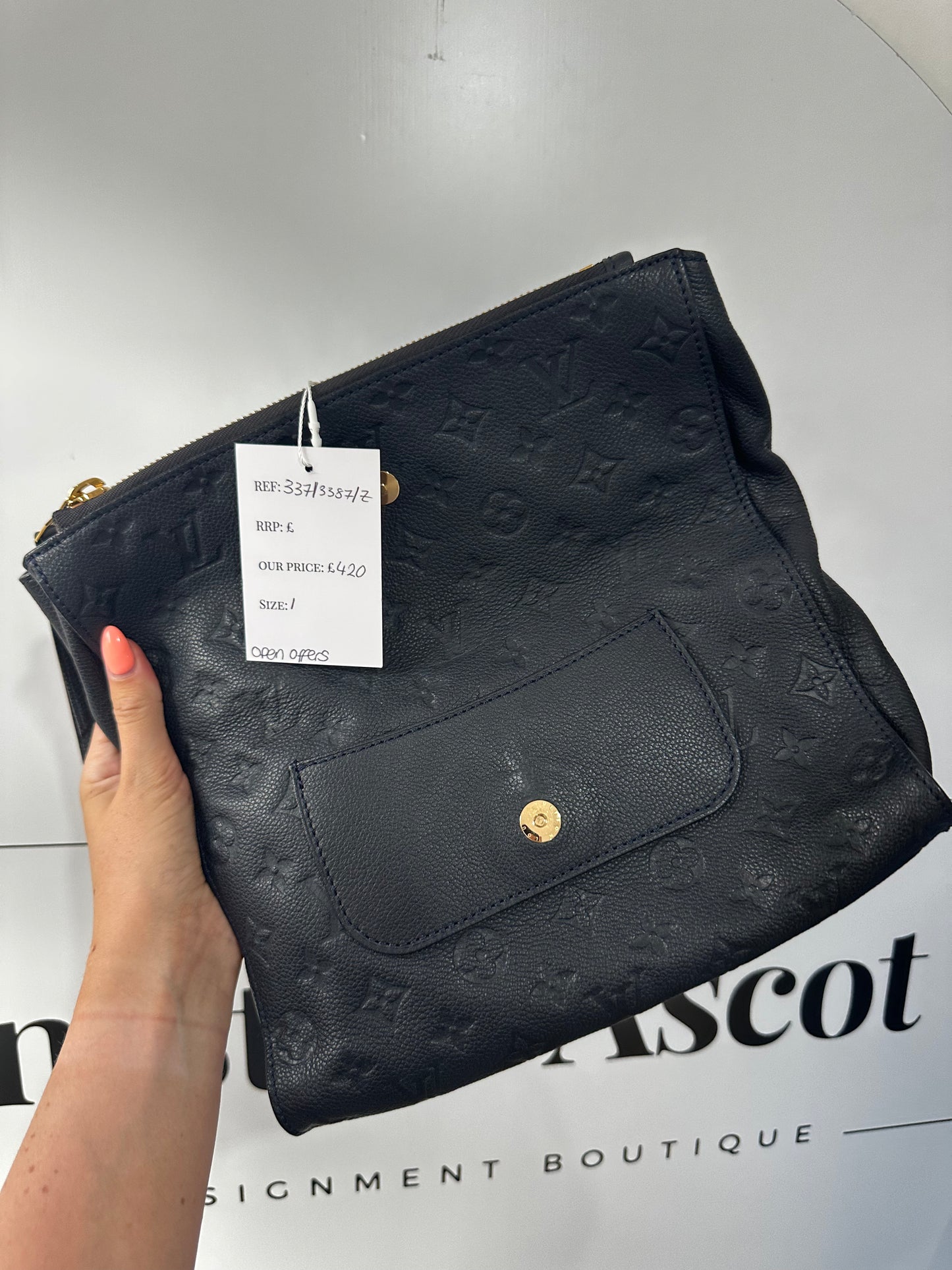 Black Louis Vuitton Pétillante Leather Clutch Bag