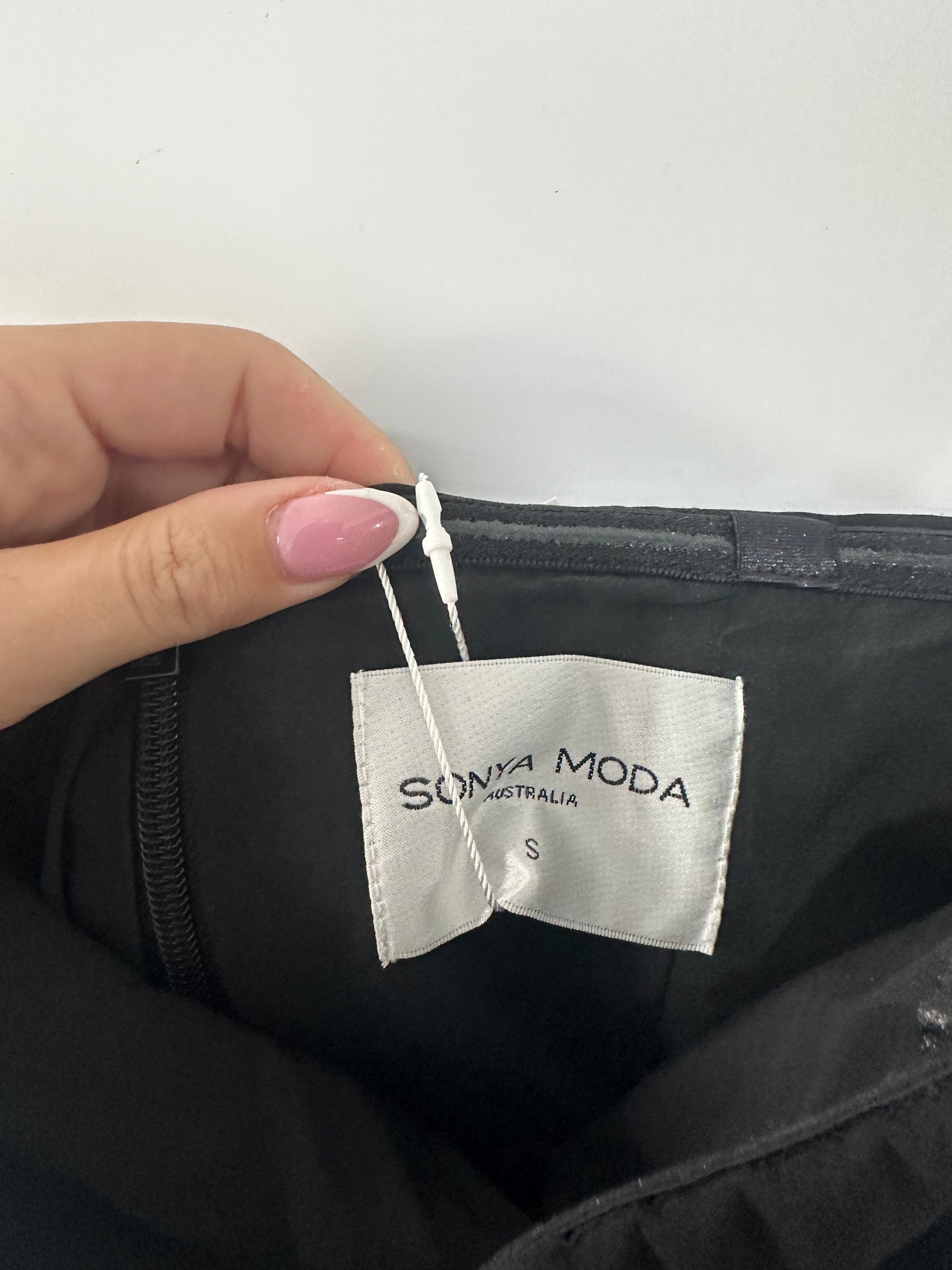 Size 8 Black & Tulle Sonya Moda